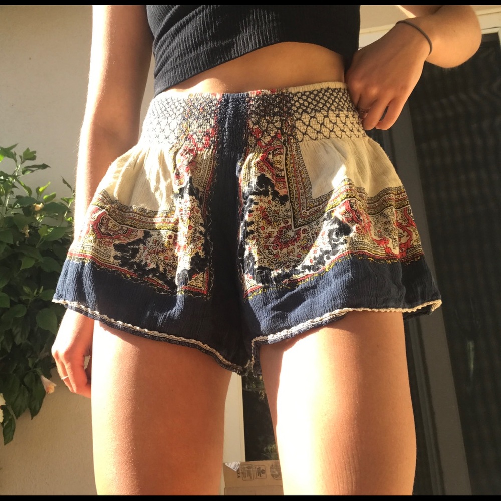 FREE PEOPLE flowy shorts
